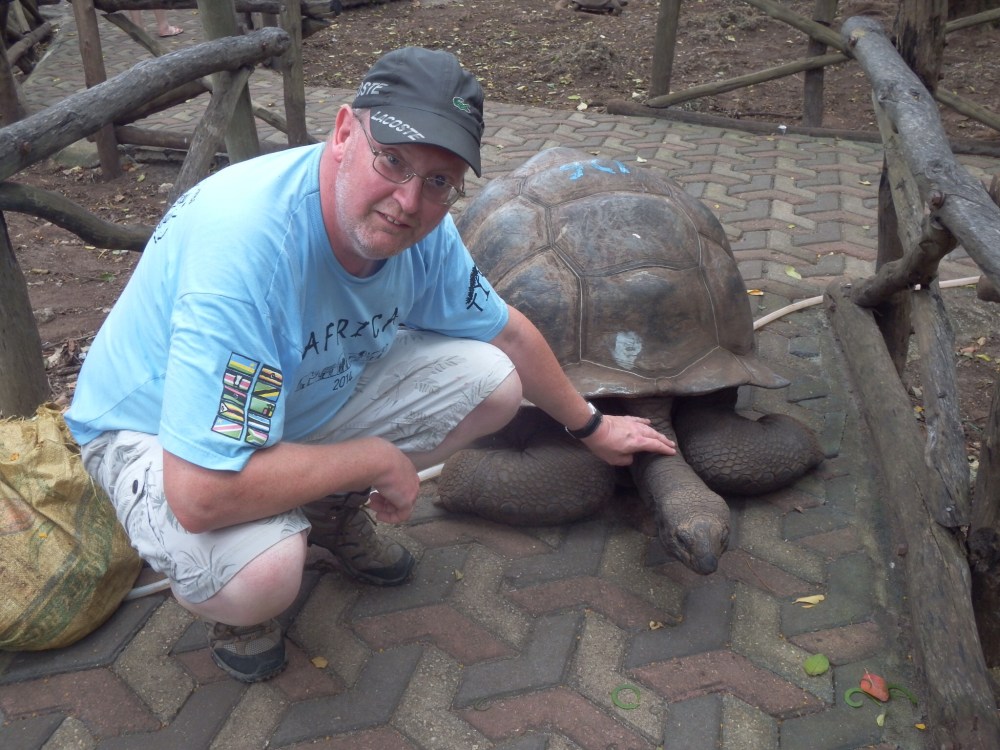 The old guy is on the right (courtesy of Ross Landler)